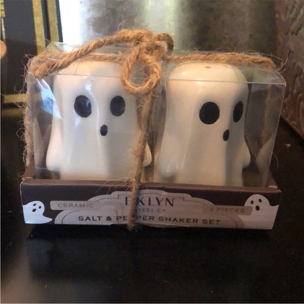Ghost Salt and Pepper Shaker Set
